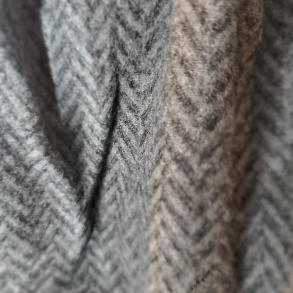 Bloomingdale's Gray and Black Herringbone Scarf - Picture 4 of 6